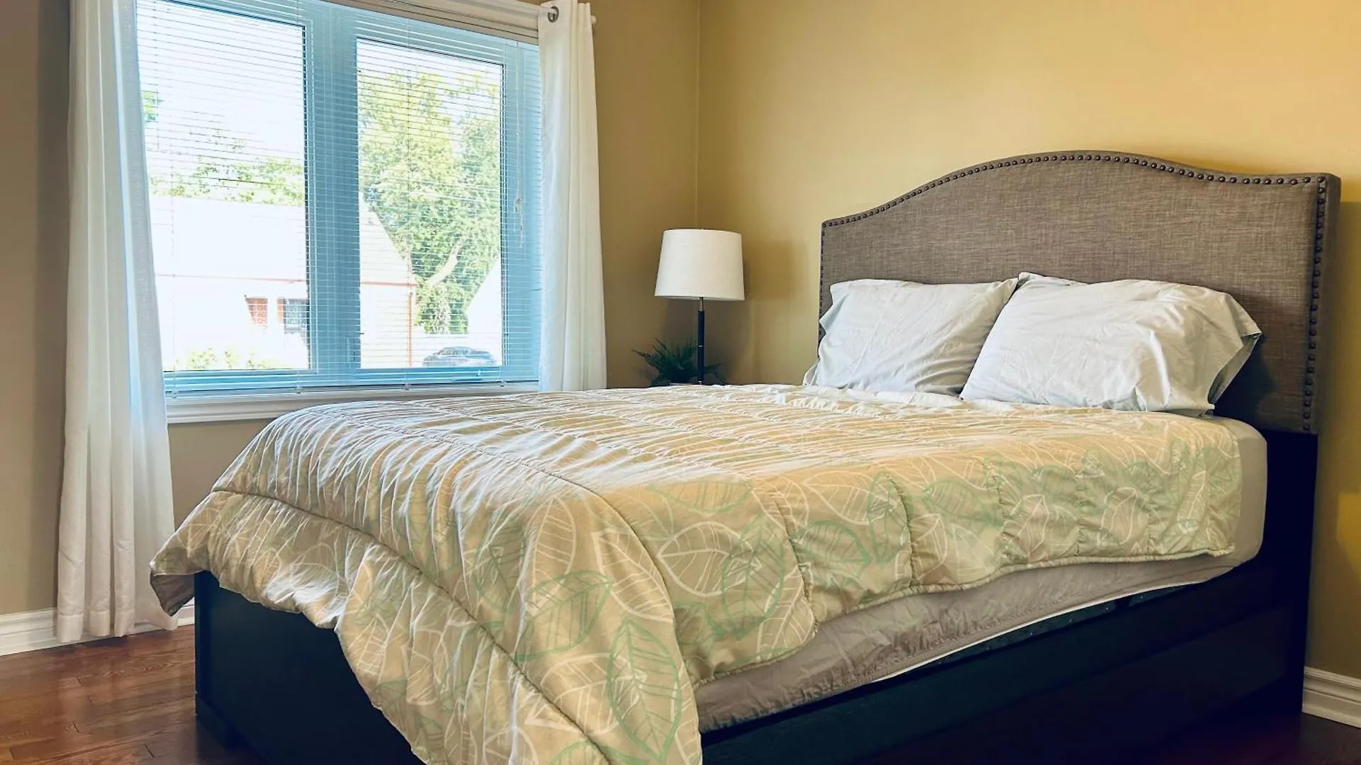 Nice Bedrooms In North York, Ontario Toronto